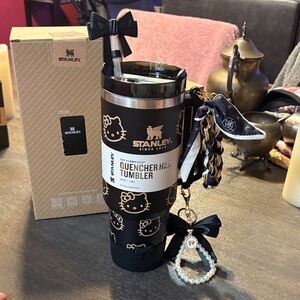Stanley Black Hello Kitty Quencher H2.0 Tumbler with Gold Accents